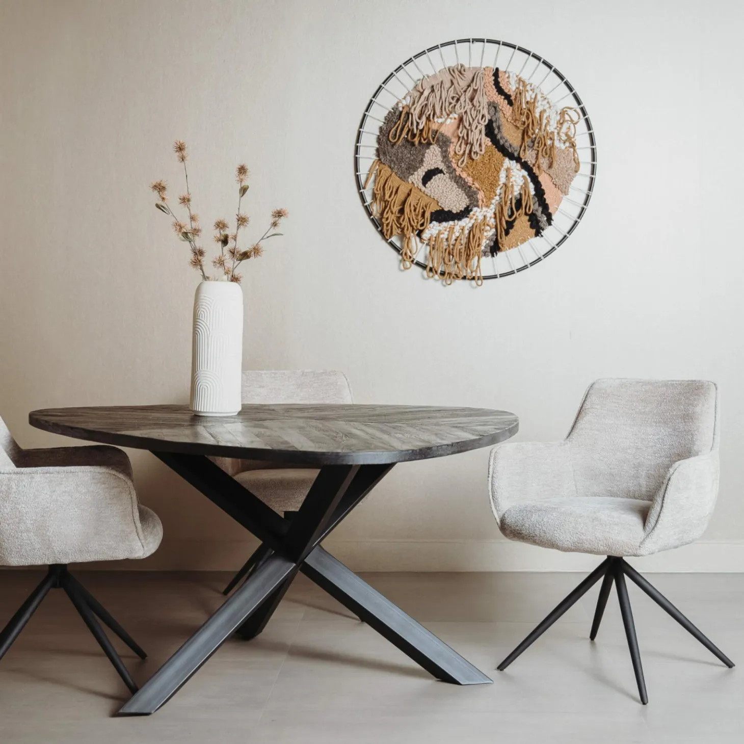 Driehoekige Eettafel Trivero Mangohout - Zwart - Loft24.nl