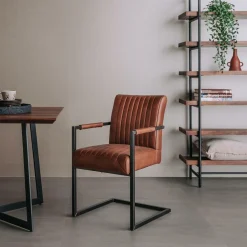 Eetkamerstoel Ferro met armleuning - Lichtbruin - Loft24.nl