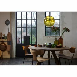 Eetkamerstoel Form met zwarte poot - Bruin - Loft24.nl