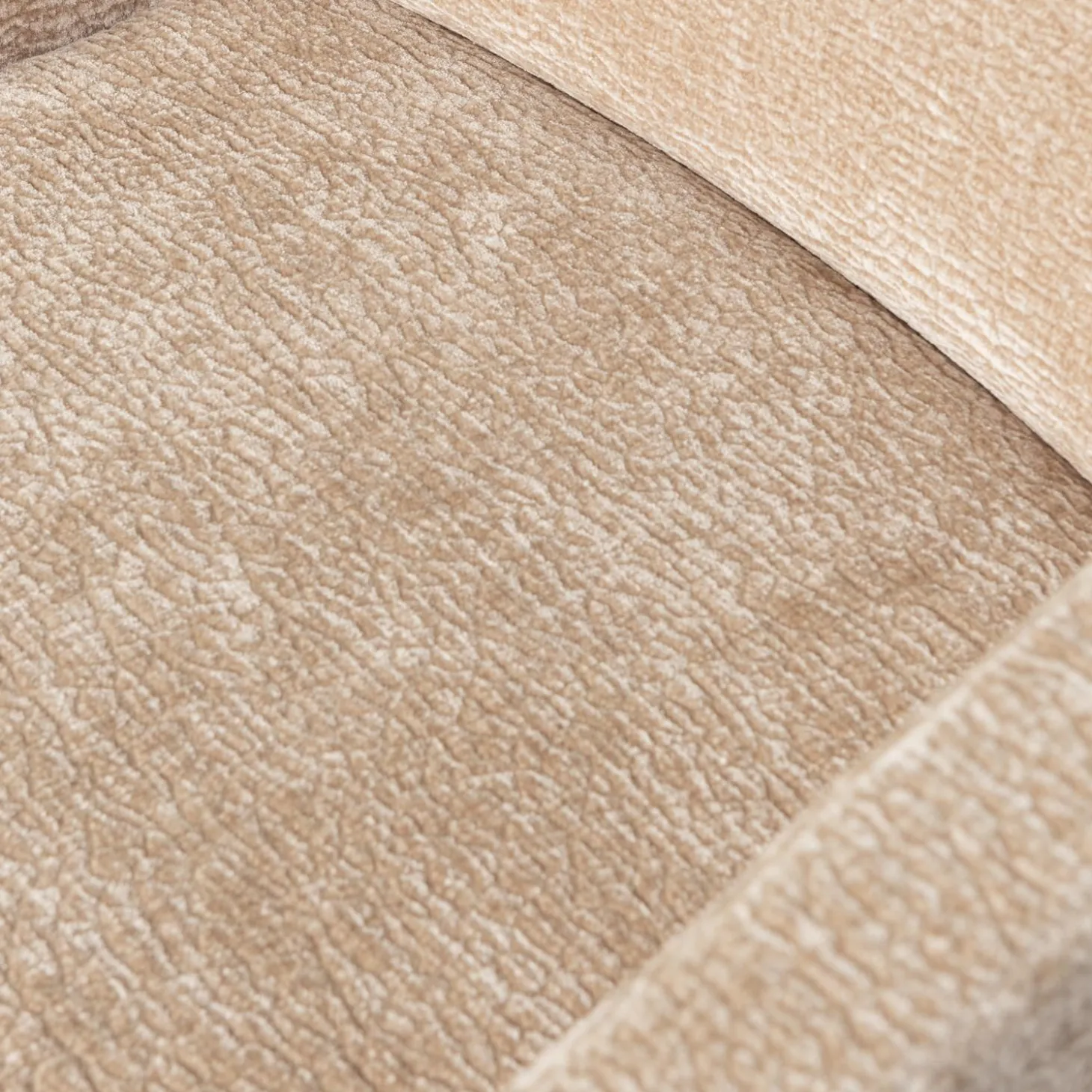 Eetkamerstoel Mount 3D Chenille Zand - Loft24.nl