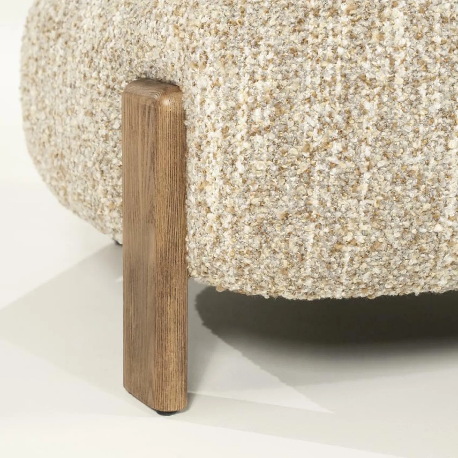 Fauteuil Reza Bouclé en bruin eikenhout - Beige - Loft24.nl