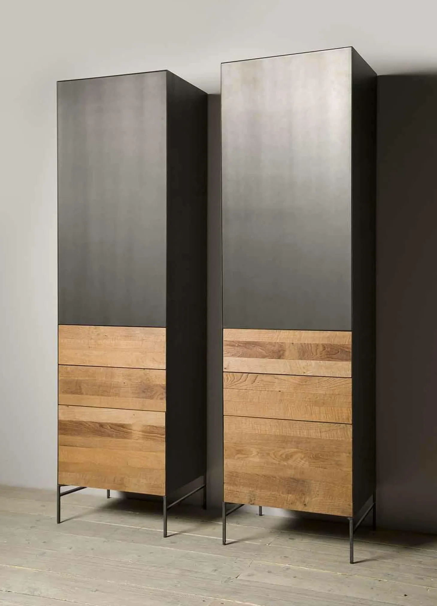 Opbergkast Pandora 55 x 202 cm (links) - Loft24.nl