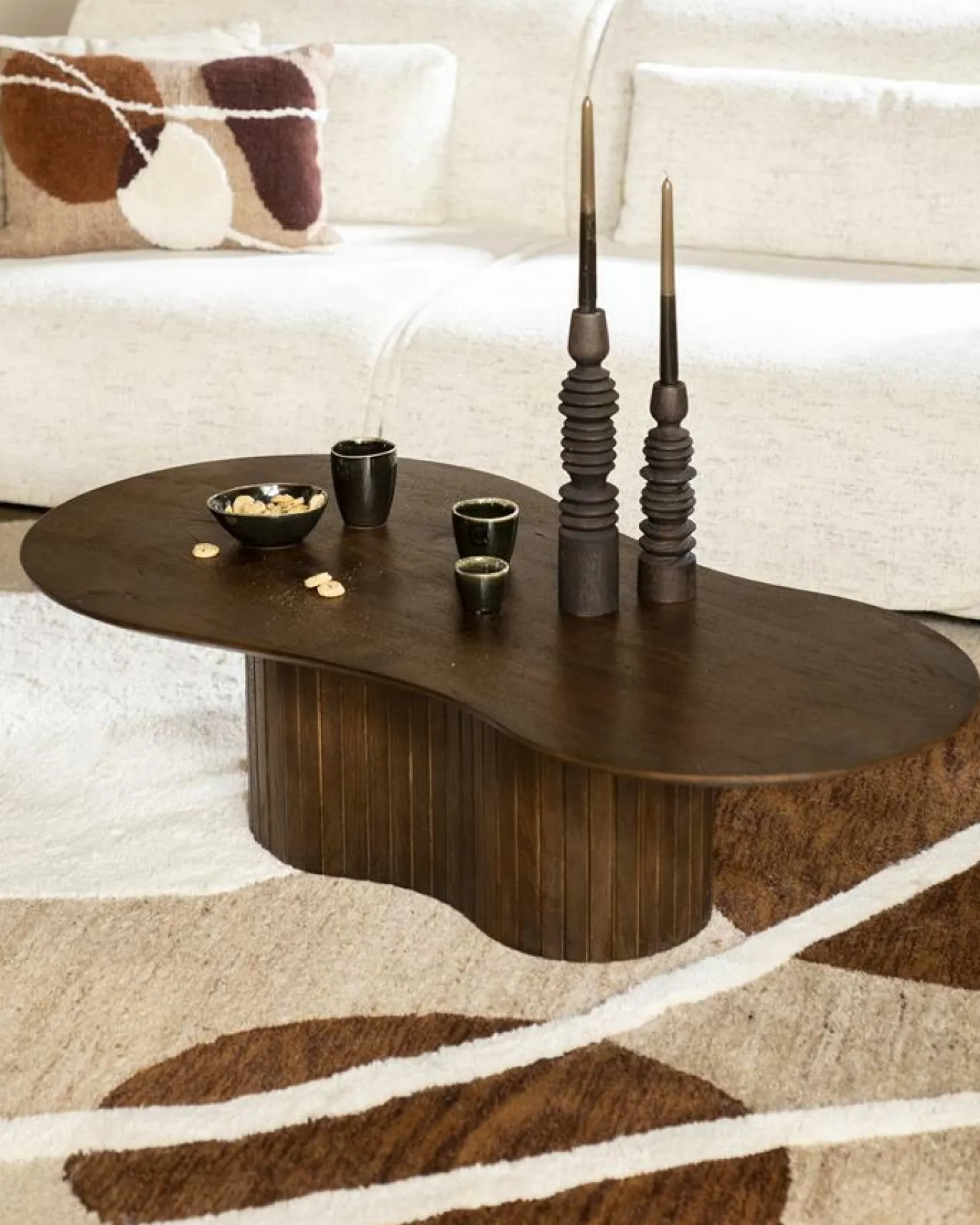 Organische Salontafel Jordy Mangohout Bruin - 130 x 70cm - Loft24.nl