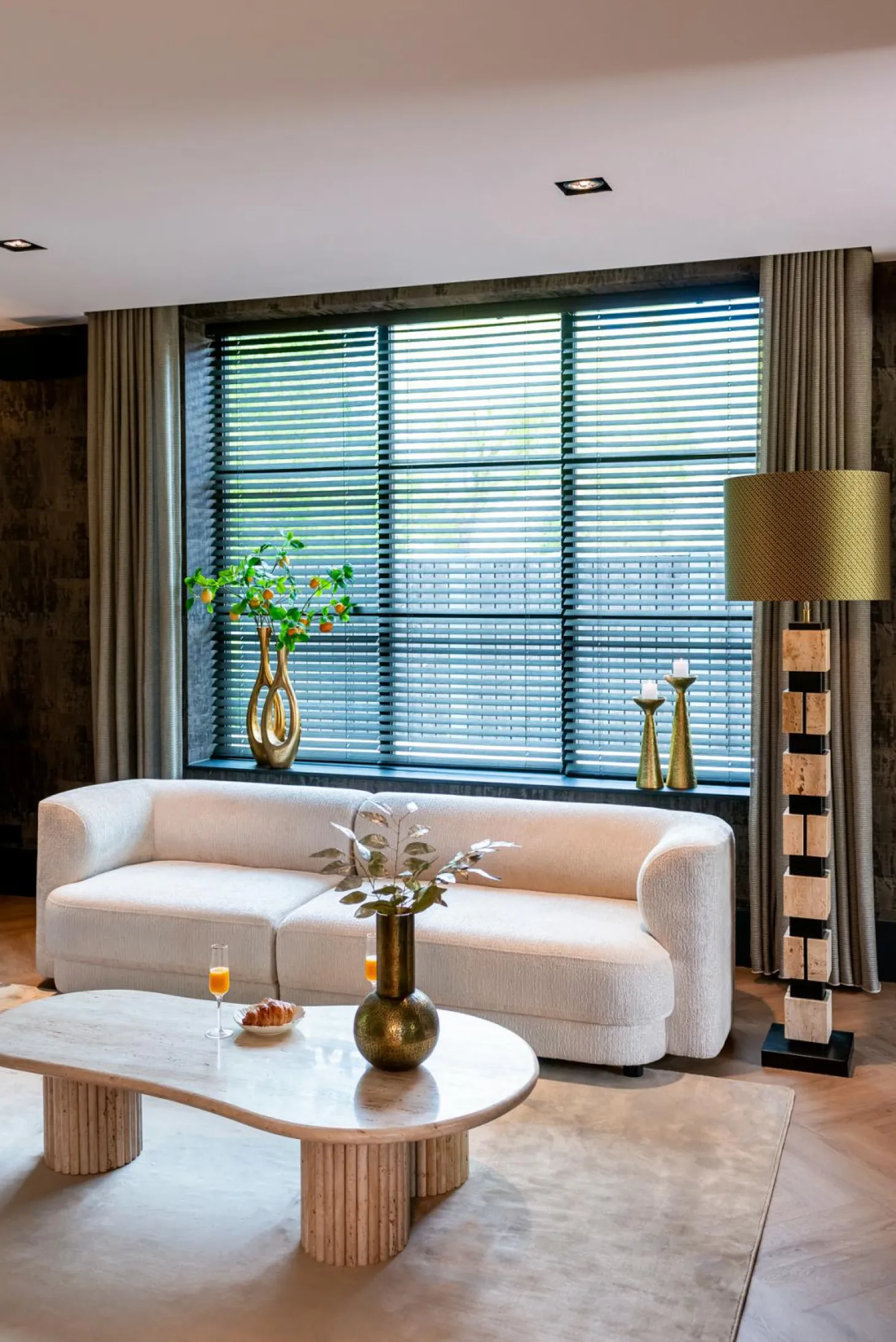 Organische Salontafel La Cantera travertin - Loft24.nl