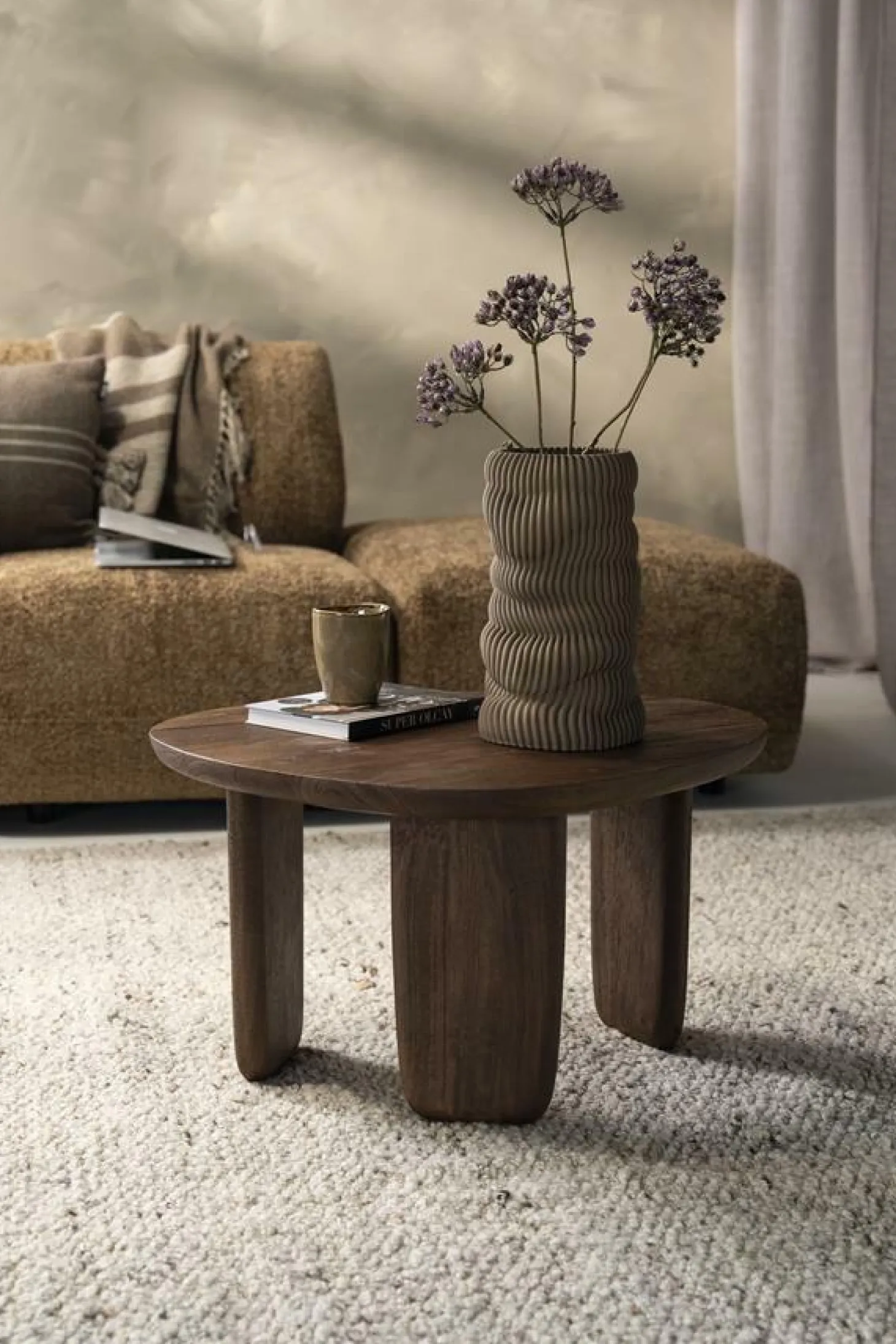 Organische Salontafel Maud Mangohout 65 x 56cm - Naturel - Loft24.nl