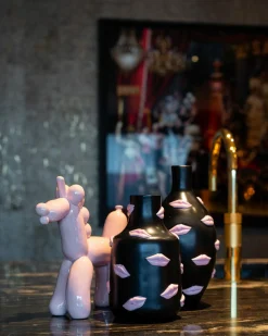 Vaas Kisses Resin kleur Zwart/Roze - Loft24.nl